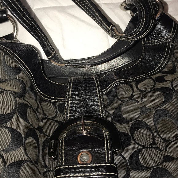 Coach signature purse - Picture 4 of 7